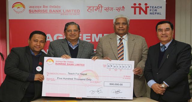 सन्राइज बैंकको सीएसआर, ‘टिच फर नेपाल’लाई ५ लाख आर्थिक सहयोग