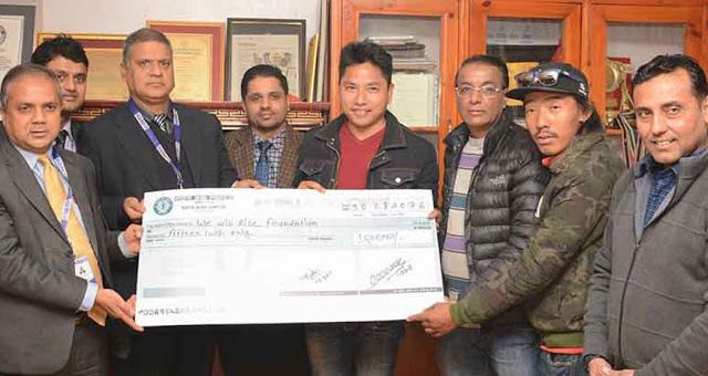नेपाल बैंकद्वारा ‘वि विल राइज’ फाउन्डेसनलाई १५ लाख आर्थिक सहयोग