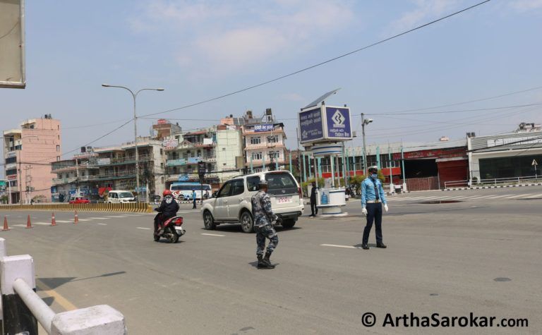 ताजा तस्विर : काठमाडौँमा कोरोनाको संक्रमित भेटिएको पुष्टी भएपछि सुरक्षा व्यवस्था निकै कडा ! (फोटो फिचर)