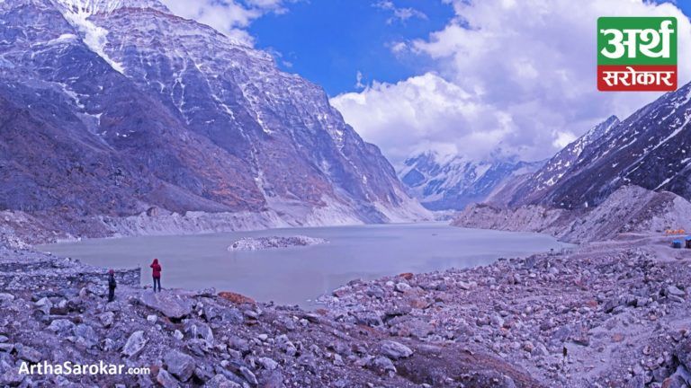 जलवायु परिवर्तनको कारण नेपालका २१ वटा हिमतालहरू फुट्ने खतरा, सतर्कता अपनाउन विज्ञहरूको आग्रह ! (भिडियो)