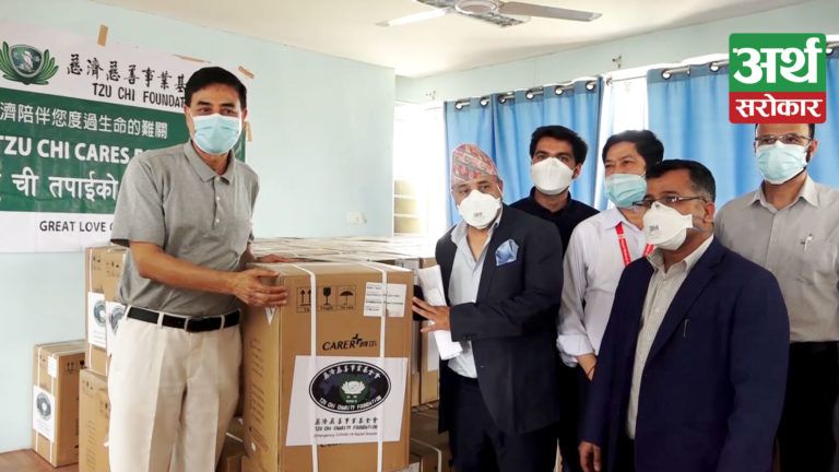 नेपाल चिकित्सक संघद्वारा ३० करोड मुल्य बराबरको स्वास्थ्य सामग्री सहयोग, स्वास्थ्यकर्मीलाई क्रिटिकल केयर सम्बन्धी तालिम पनि दिंदै (भिडियो रिपोर्ट)