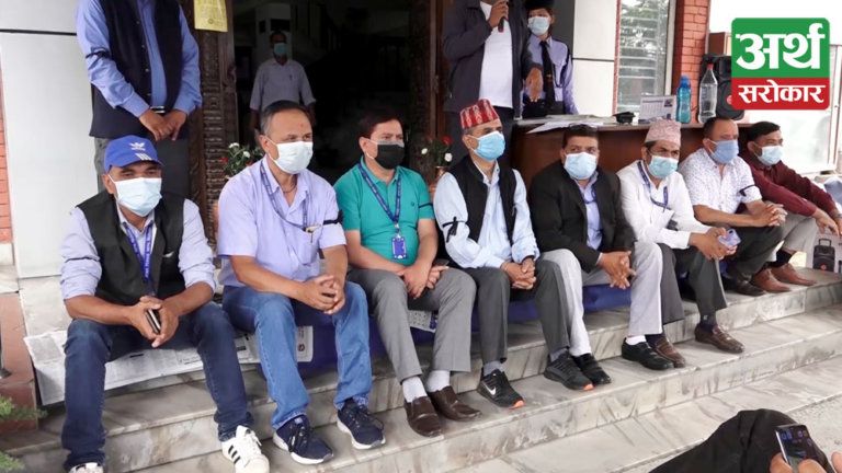 आन्दोलनरत नेपाल टेलिकमका कर्मचारीहरुको चेतावनी, भन्छन् ‘अब व्यवस्थापनविरुद्ध कडा आन्दोलनमा जान्छौं’ (भिडियो)