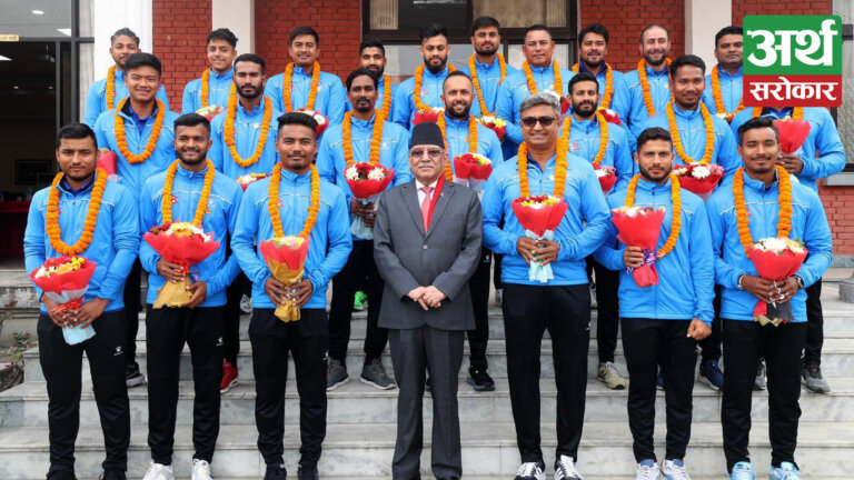 नेपाली क्रिकेट टीमलाई प्रधानमन्त्रीको सम्मानः प्रतिखेलाडी ३ लाख दिने घोषणा (फोटो-कथा)