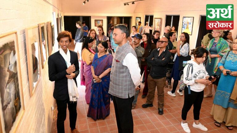 ‘भारत-नेपाल कला संगम’ कला प्रदर्शनीको उद्घाटन, नेपाली युवाले बनाएको ३८ कलाकृतिको भव्य प्रदर्शनी (फोटो-कथा)