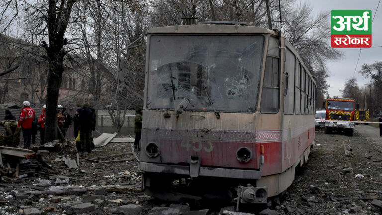 युद्धले गिजोलेको युक्रेनको दैनिकी… (फोटो-कथा)