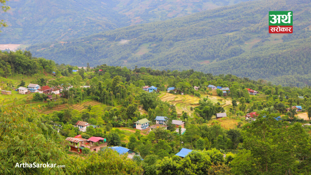 गाउँ फर्कनेलाई महाशिला गाउँपालिकाले छ महिनाको खाद्यान्न खर्चसहित थप एक लाख अनुदान पाउने