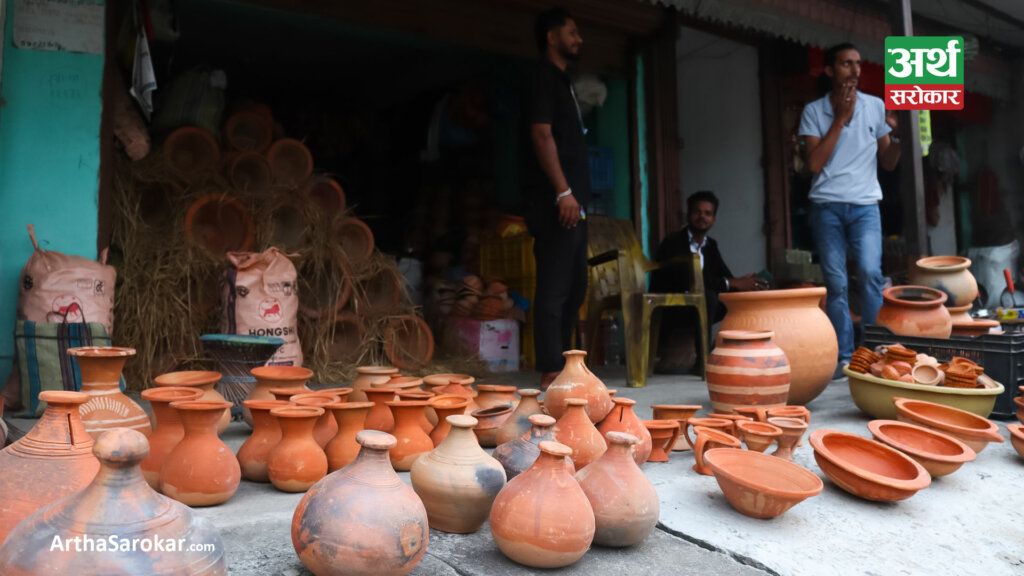 माटोका भाँडा बेचेर मासिक ८० हजारसम्म आम्दानी