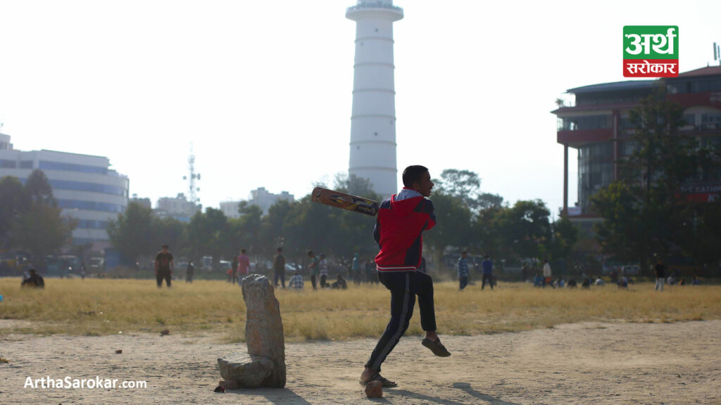 युवामा बढ्दै क्रिकेटको क्रेज… (तस्विरहरु)