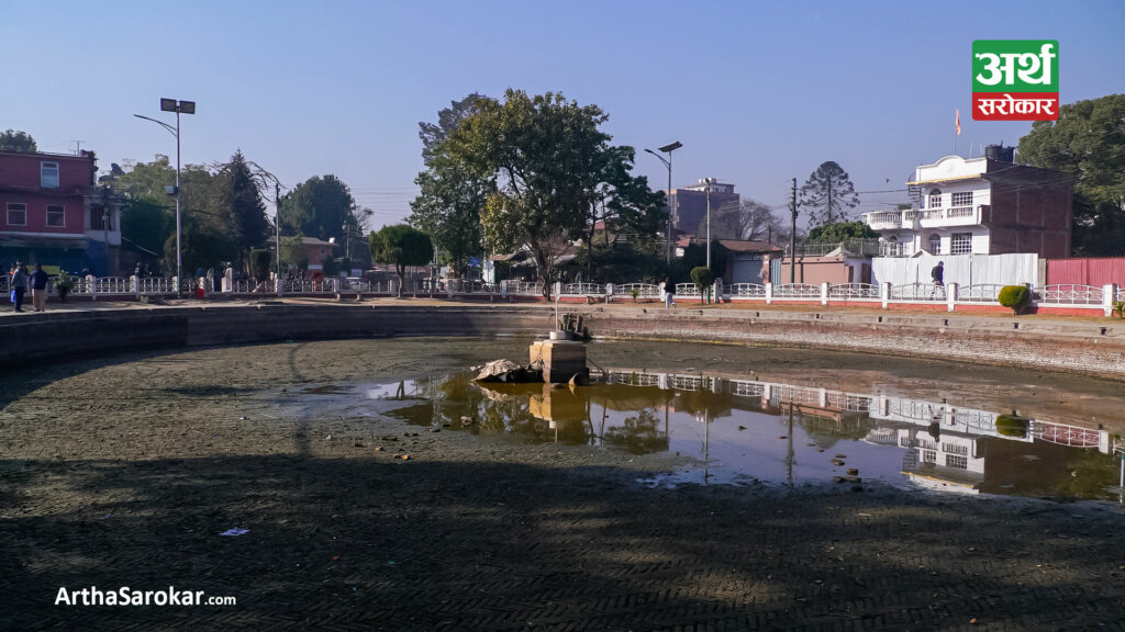 गहना खोज्ने जात्राका लागि गहना पोखरी सुकाइयो (तस्विरहरु)