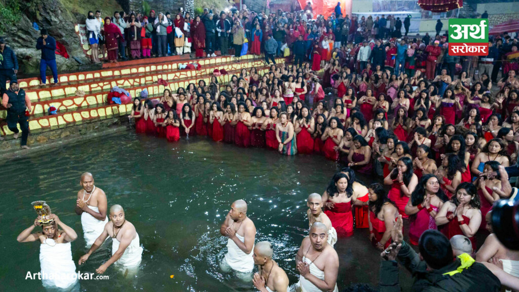 स्वस्थानी व्रत कथा सुरुः शालीनदिमा स्नान (तस्विरहरु)