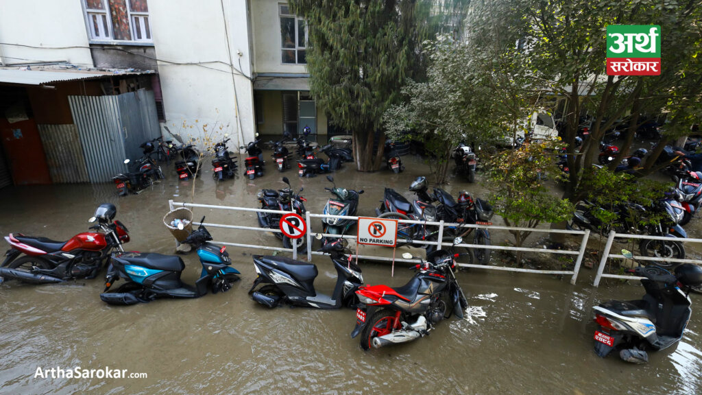 मेलम्चीको पाइप फुट्यो, बबरमहल जलमग्न (तस्विरहरू)